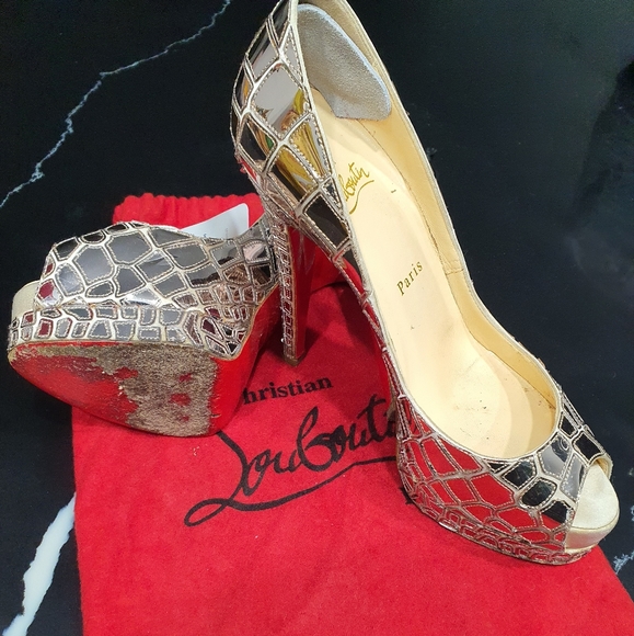 Christian Louboutin rose gold heels size 38 - Picture 3 of 3